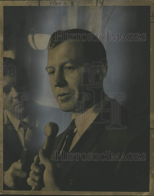1966 Press Photo Georgia Governor Carl Sanders in New Orleans for court hearing