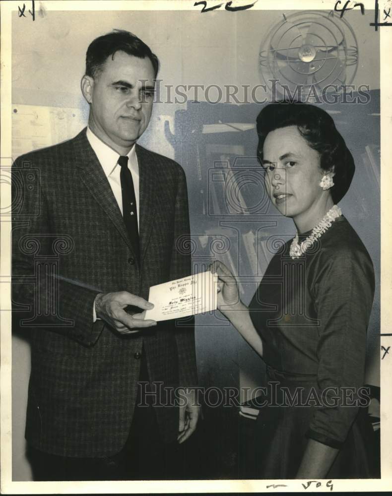 1962 Press Photo Iris Wiggins, Southeastern Louisiana, Honored by Phi Kappa Phi