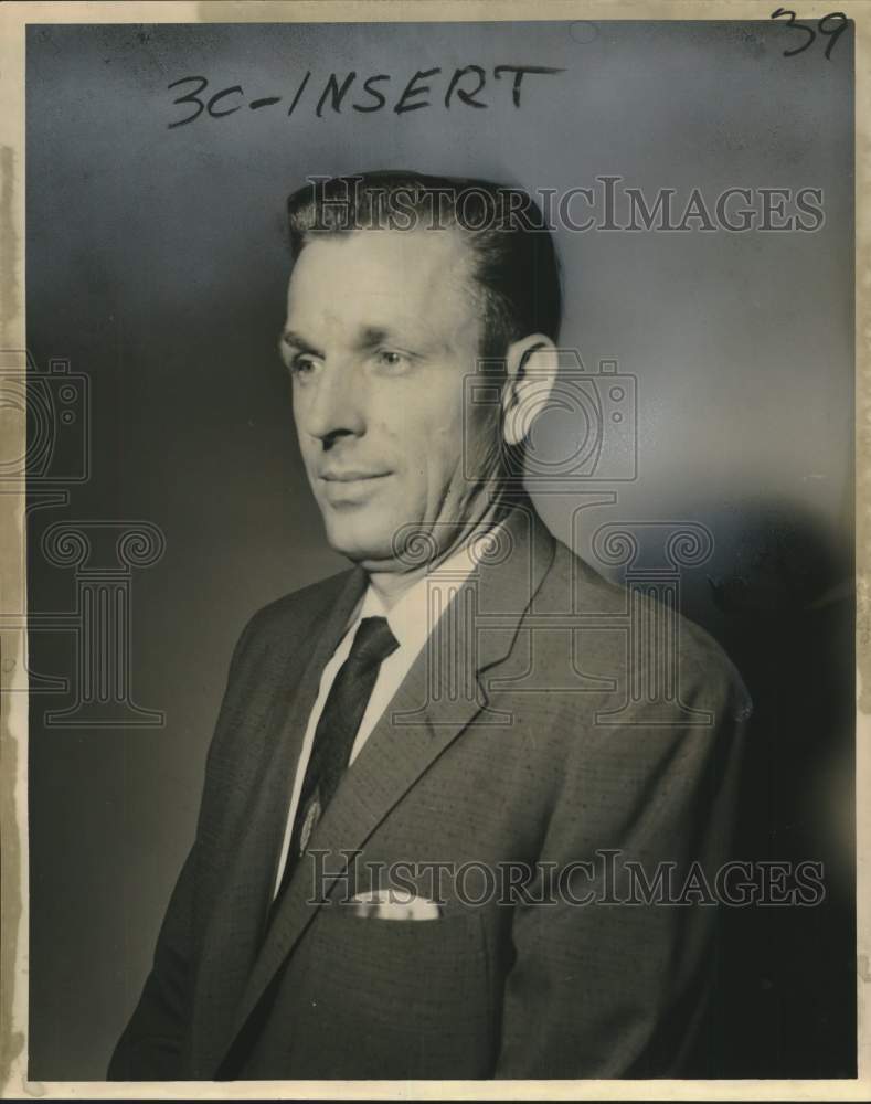 Load image into Gallery viewer, 1962 Press Photo Milton J Segura Sr., Manager, Kirschman's Store, Westside
