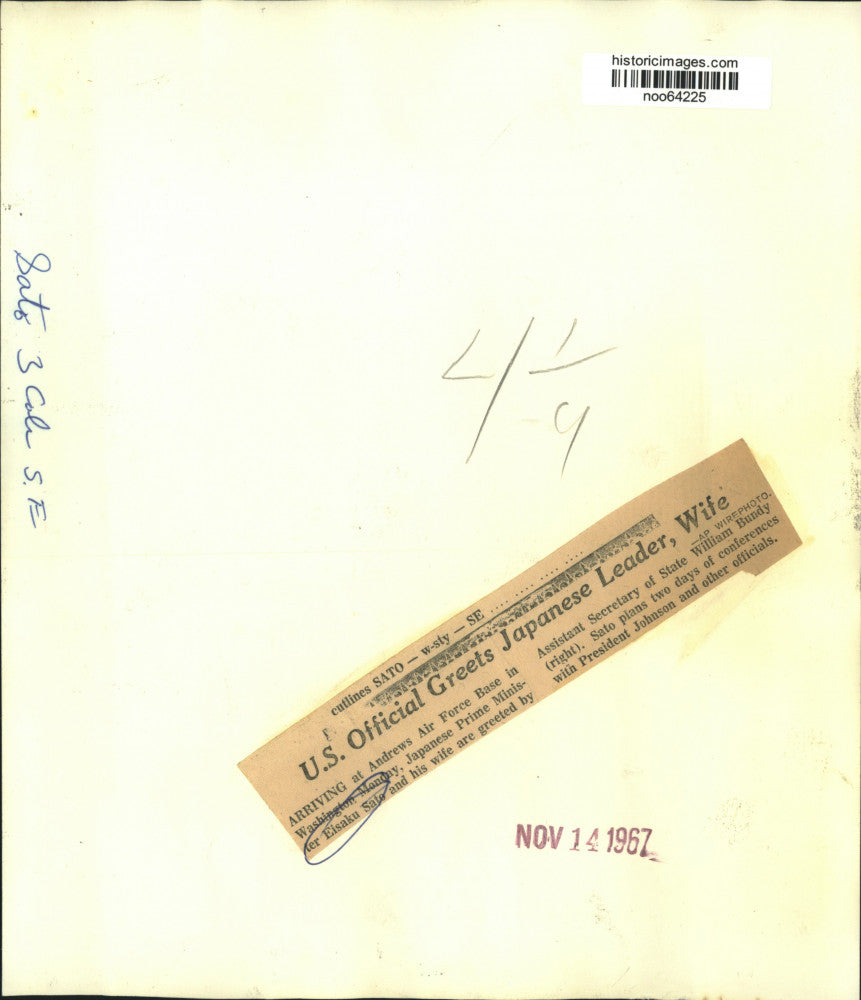 1967 Press Photo Japanese Prime Minister Eisaku Sato and wife at Air Force Base