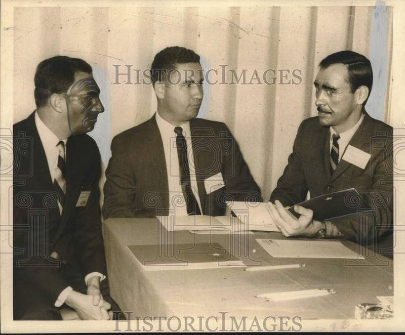Load image into Gallery viewer, 1968 Press Photo National Alliance of Businessmen workshop participants.
