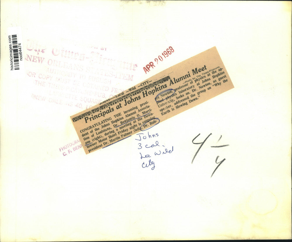 1968 Press Photo Incoming president of John Hopkins Alumni Assn. congratulated