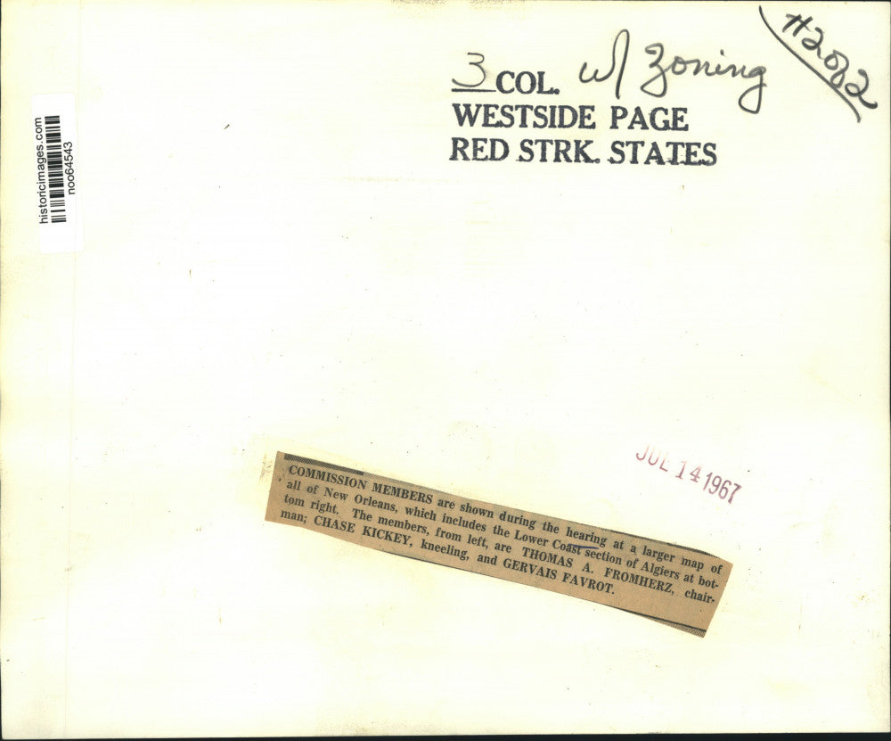 1967 Press Photo New Orleans Commission members study map of Algiers Lower Coast