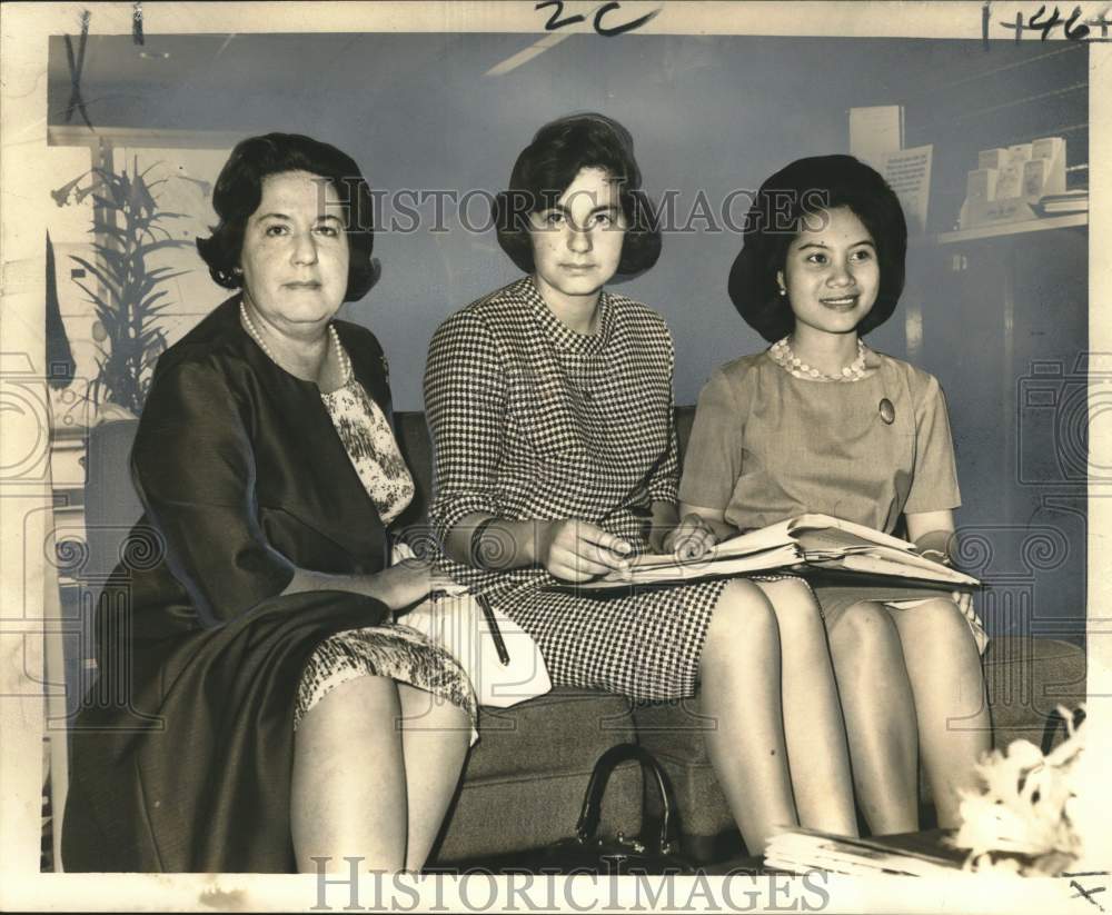 1965 Press Photo YWCA representatives attend New Orleans international workshop