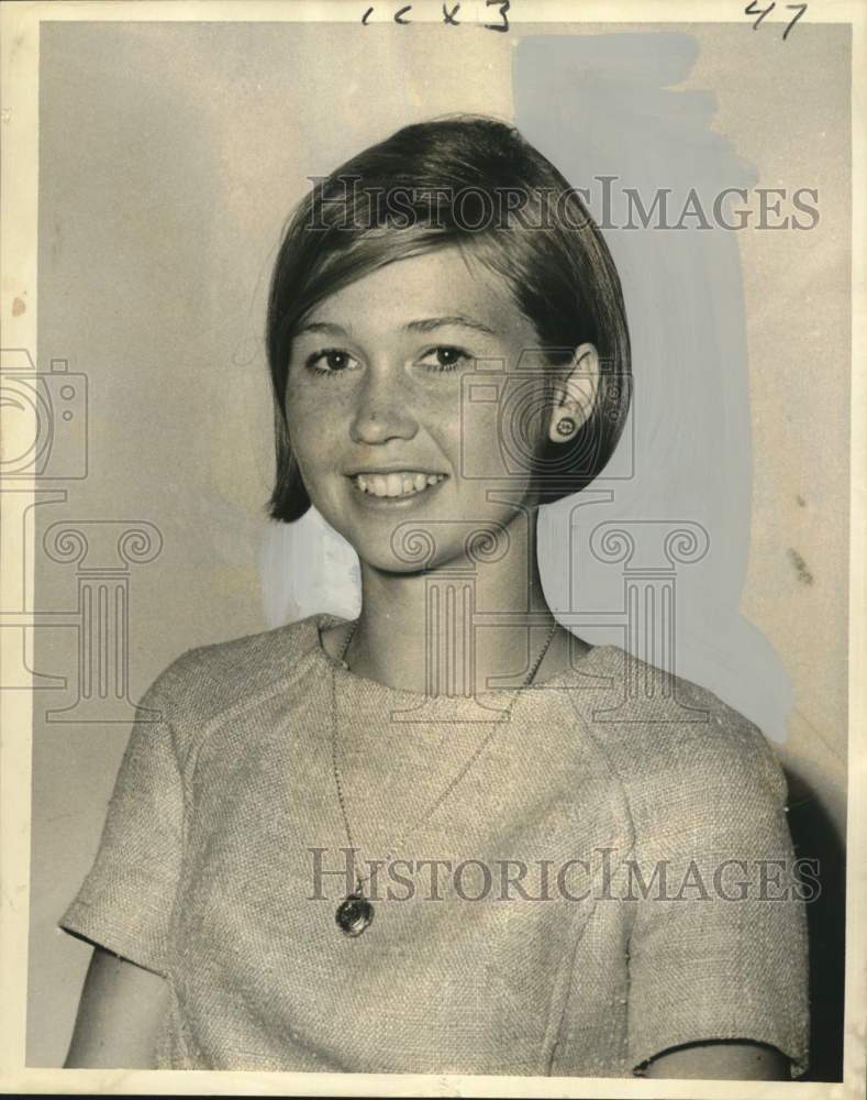 1967 Press Photo Sweet Briar student Elizabeth Wilson to spend summer in France