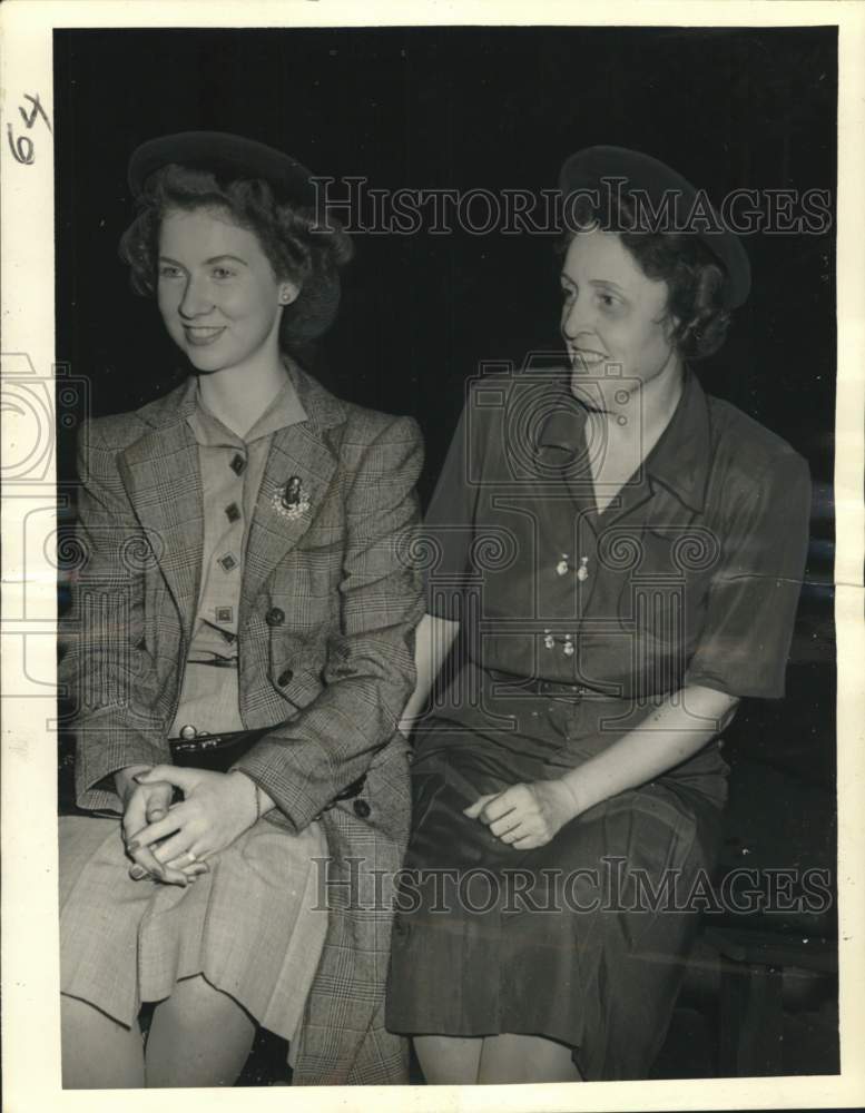 1942 Press Photo Mrs. George D. Will and Mrs. Wilfield Slack, Louisiana- Historic Images