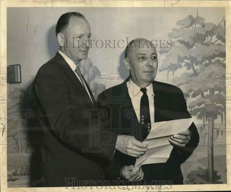 Load image into Gallery viewer, 1957 Press Photo Louisiana Electric Co-operative outgoing and new president

