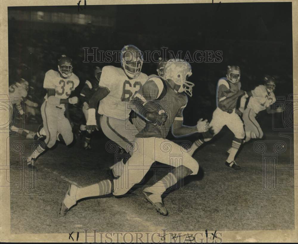 1973 Press Photo Carver High School - Robert Woods in Football Game - noo65921- Historic Images