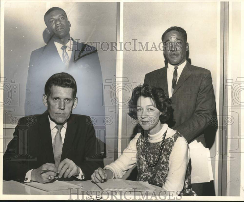 Load image into Gallery viewer, 1967 Press Photo Reverend W. Spencer Wren, Jefferson Community Action Program
