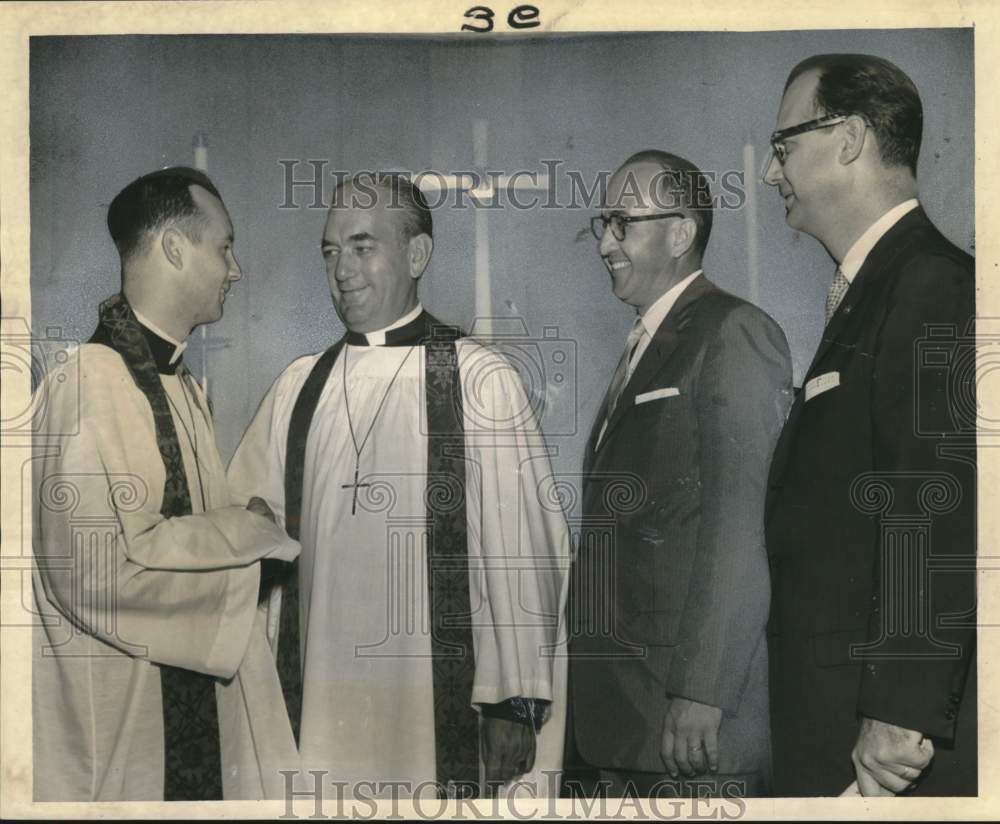 1960 Press Photo Attendees of First Services of Prince of Peace Lutheran Church