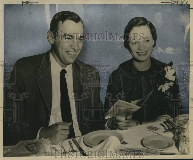 Load image into Gallery viewer, 1956 Press Photo Mr. Wesley Woolf and Miss Lucinda Beattie at Dinner - noo66128
