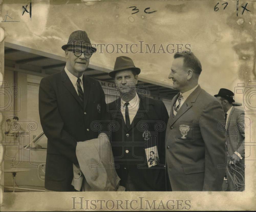 1968 Press Photo Dr. Fred Wolfe, Joel Eaves and Doc Ayres Arrive for Sugar Bowl- Historic Images