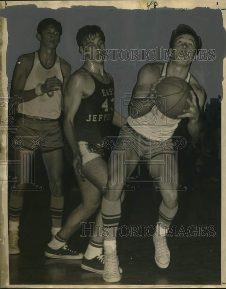 1968 Press Photo Mike Wittich of Kennedy Basketball Team in East Jefferson Game- Historic Images