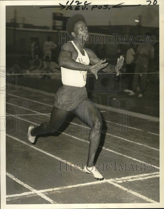 1971 Press Photo Track and Field Contestant Joe Sincere from Washington School- Historic Images