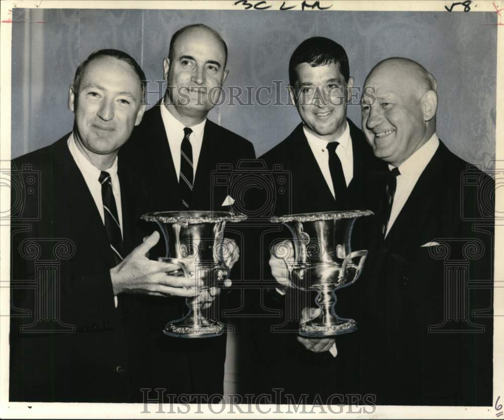 1967 Press Photo Robert Whittaker and member-guest NOCC golf tournament winners- Historic Images