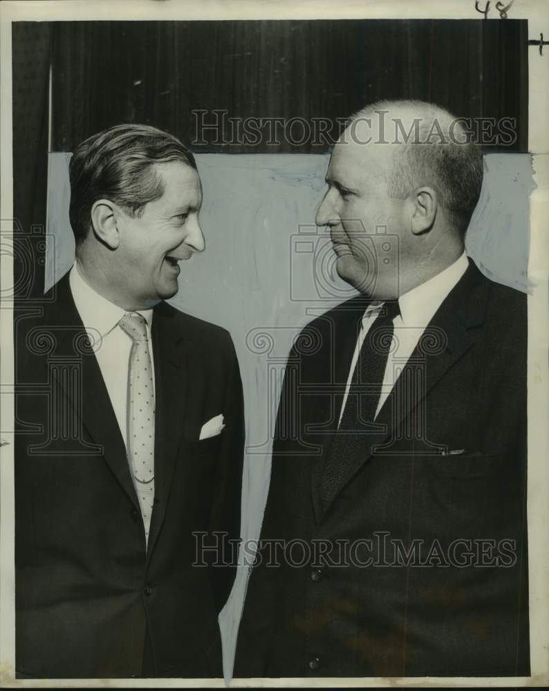 Load image into Gallery viewer, 1959 Press Photo Freidrich Von Saurma and Charles G. Smither at Hotel Event
