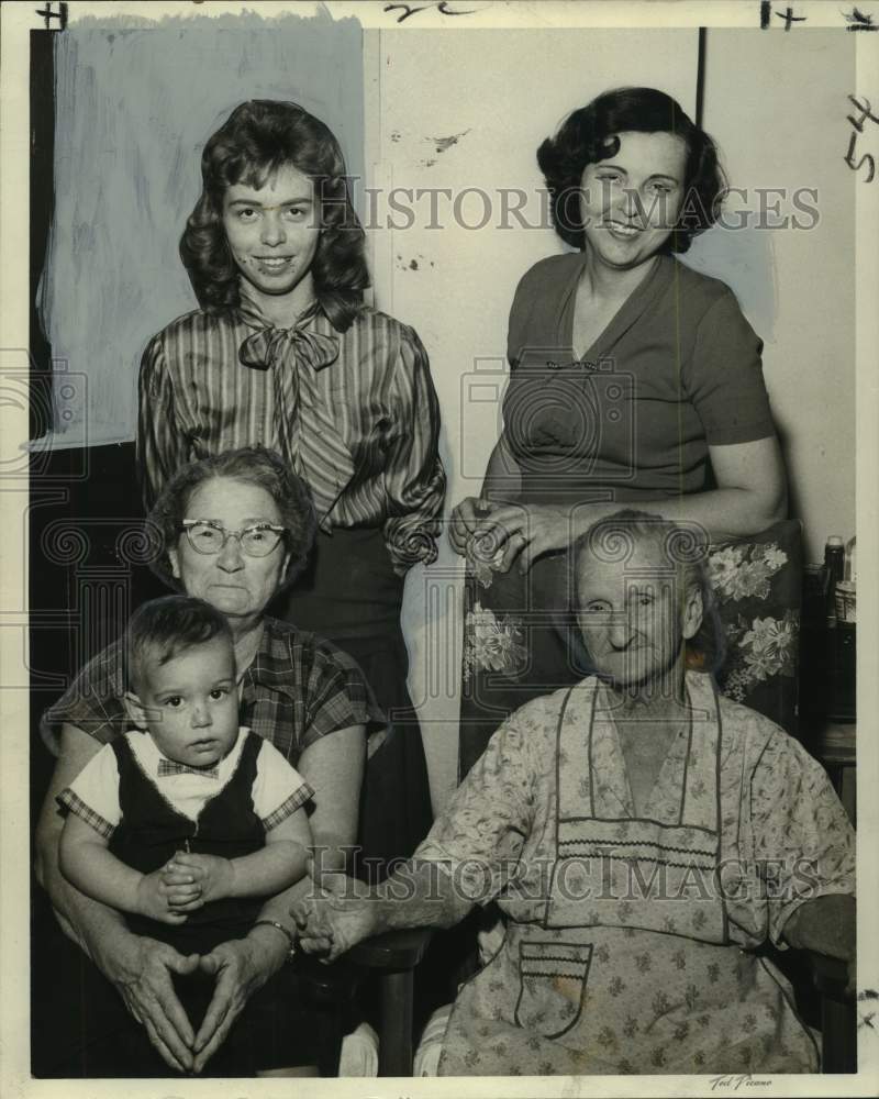 Load image into Gallery viewer, 1960 Press Photo Family with Mrs. Amy Veazey on 93rd Birthday in Gretna
