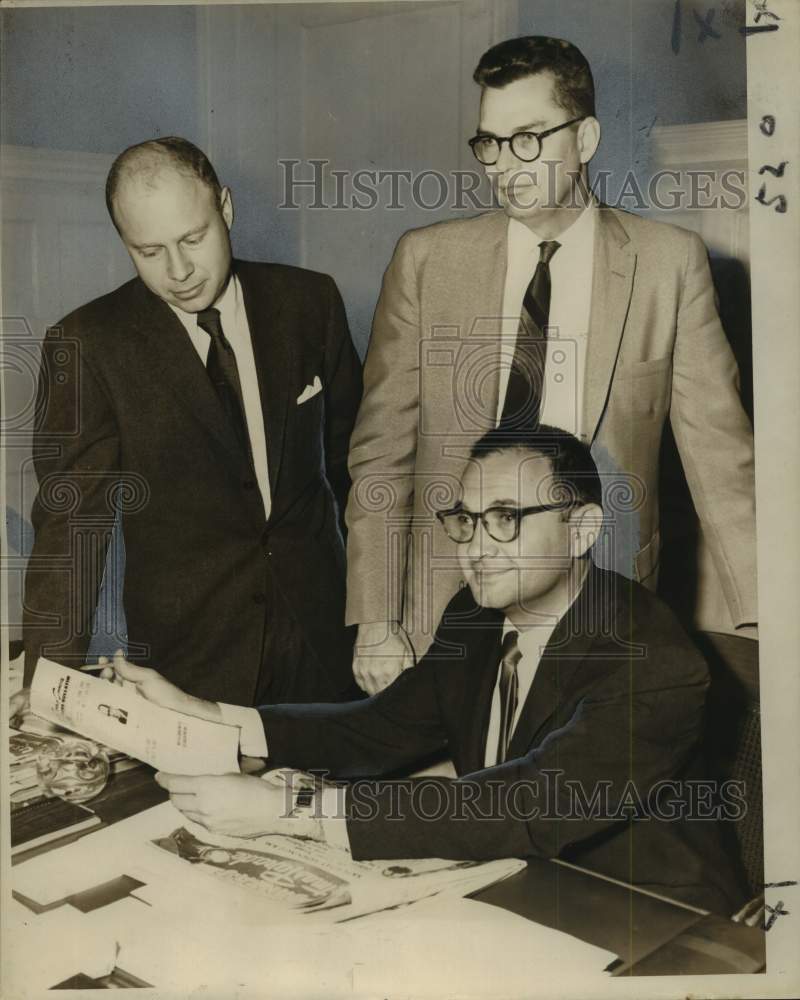 Load image into Gallery viewer, 1958 Press Photo The Retail Merchants Bureau of the Chamber of Commerce Officers
