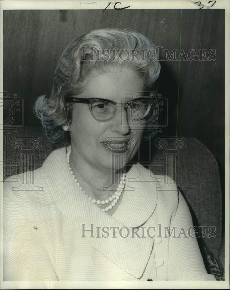 1969 Press Photo Gentilly Woods WomanÃƒÂ¢Ã¢EšÂ¬s Club president Mrs. N. Vander Meer