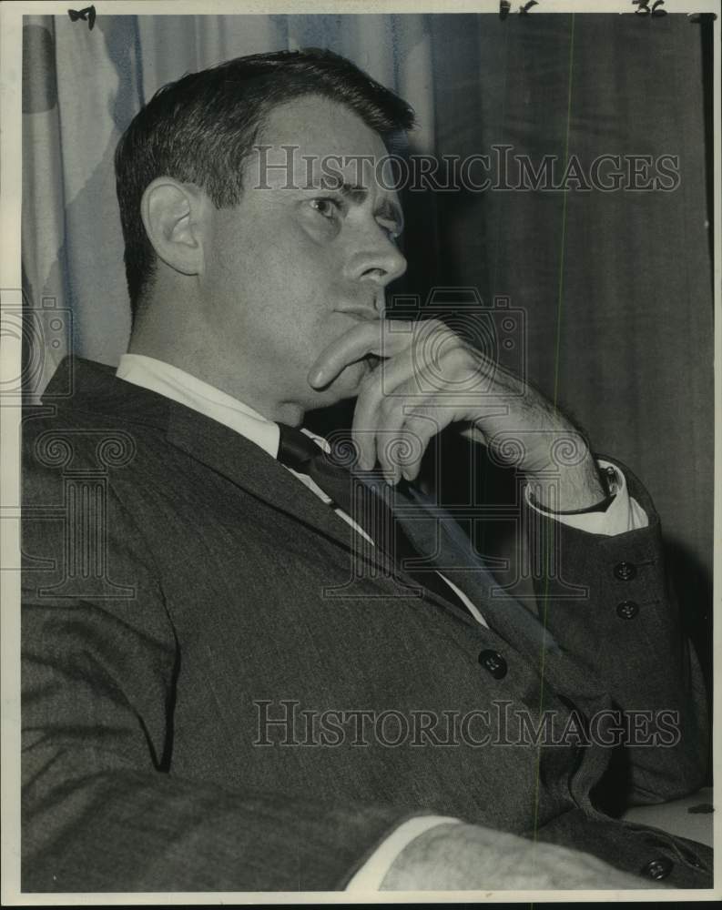1963 Press Photo Secretary of Army Cyrus Vance interviewed in New Orleans