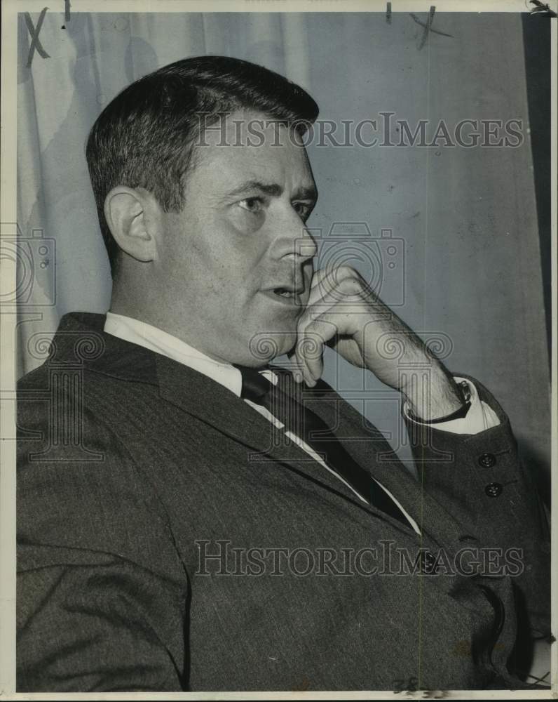 1963 Press Photo Secretary of Army Cyrus Vance interviewed in New Orleans