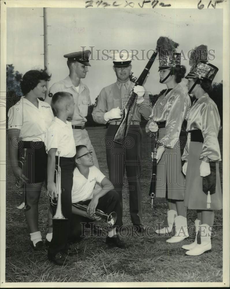 1960 Press Photo Sergeant Edison Tart and Junior Cadets, Louisiana - noo68017