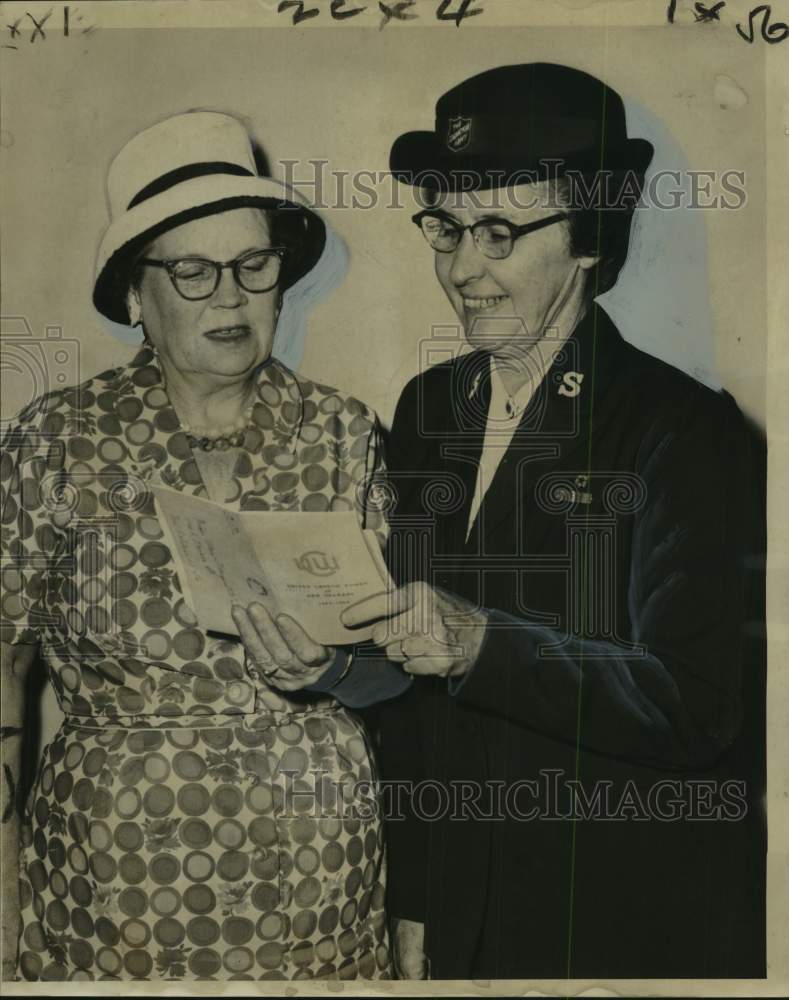 Load image into Gallery viewer, 1963 Press Photo United Church Women-Mrs. Harry Ward, Alma McGowan, New Orleans
