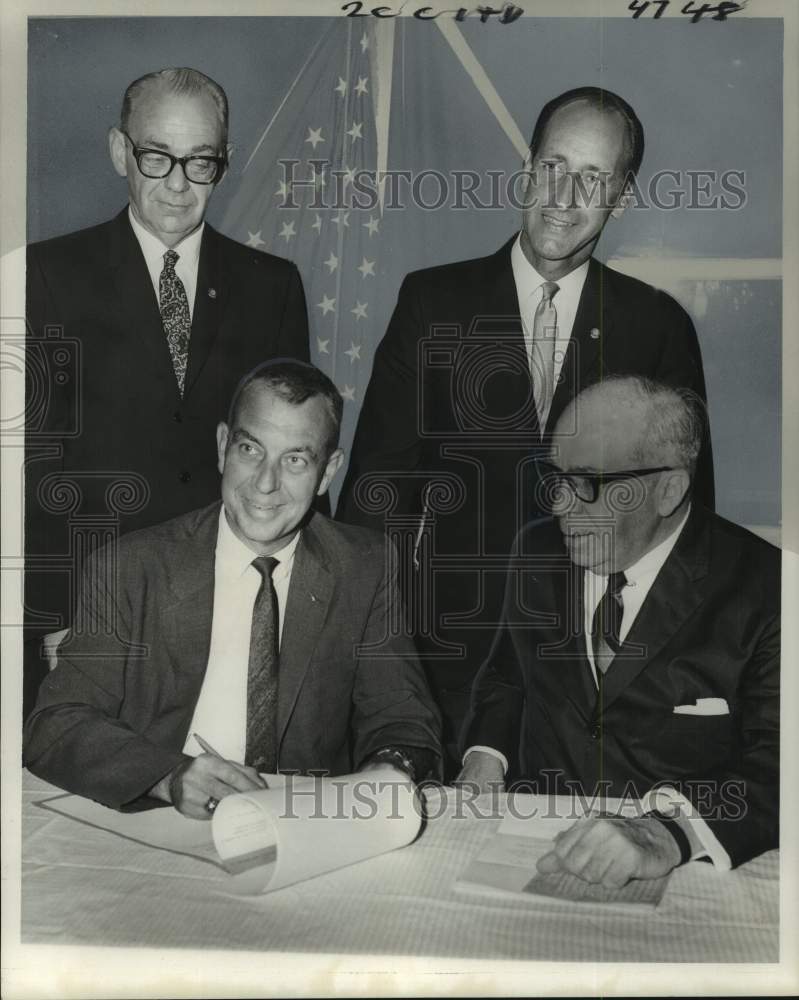 Load image into Gallery viewer, 1967 Press Photo Attendees at Charter Signing for Louisiana Maritime Museum
