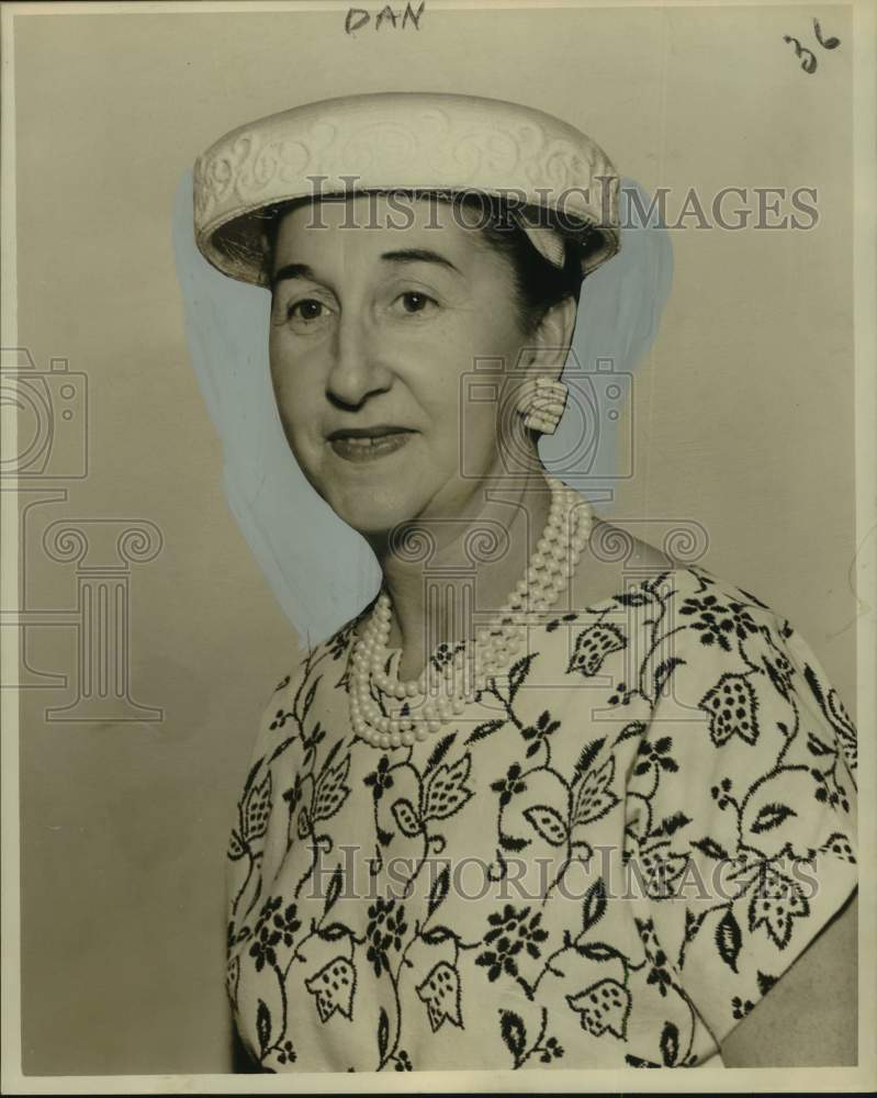 1958 Press Photo Mrs. Tully Ward, president Beverly Knoll Garden Club