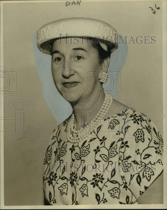 1958 Press Photo Mrs. Tully Ward, president Beverly Knoll Garden Club