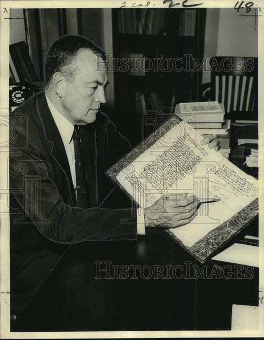 1962 Press Photo Professor Robert Wauchope examines ancient manuscript volume