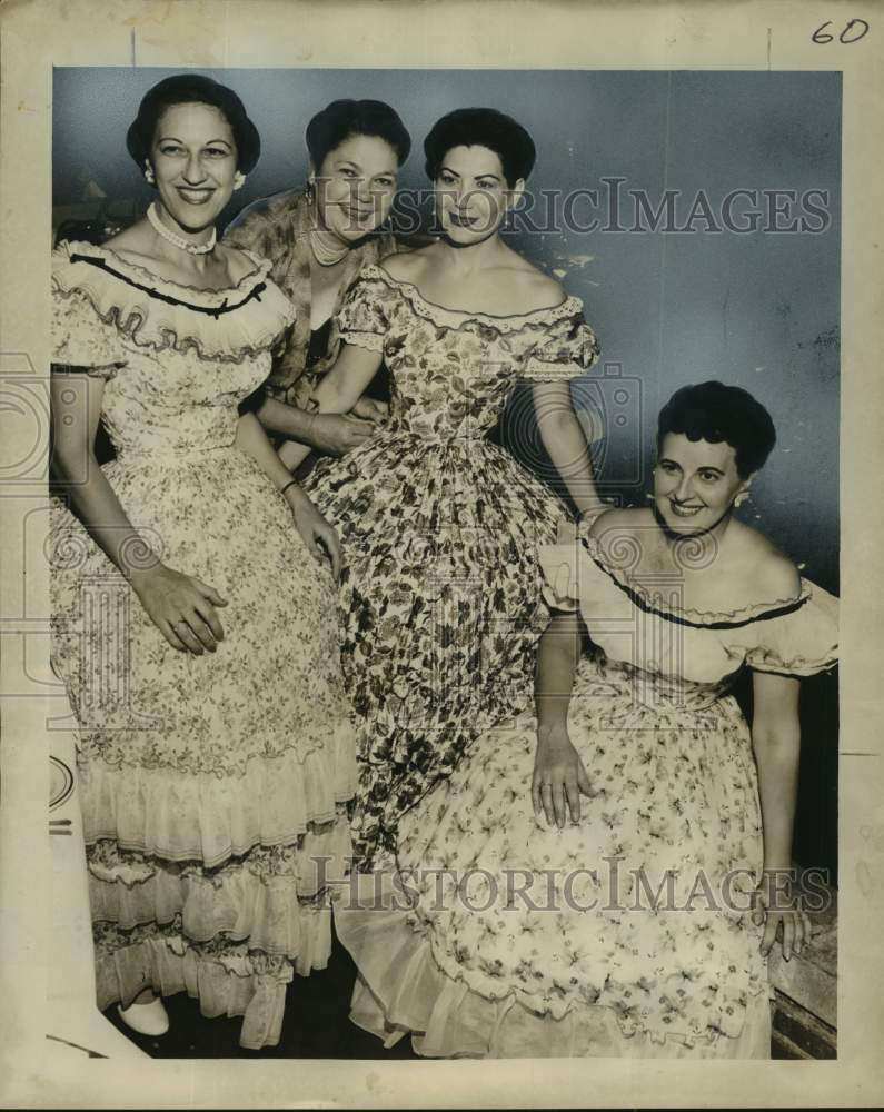 Load image into Gallery viewer, 1954 Press Photo B'nai B'rith's members prepare for "Night in Old New Orleans."
