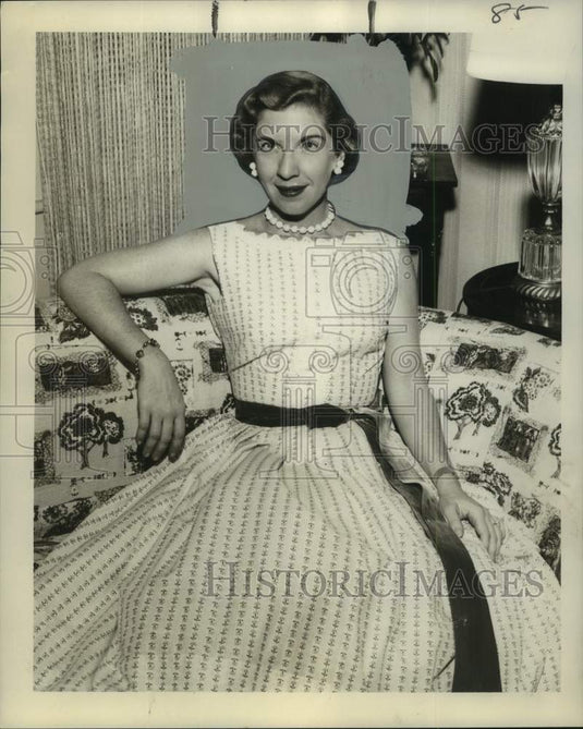 1957 Press Photo Mary Ray Showerman - noo68264