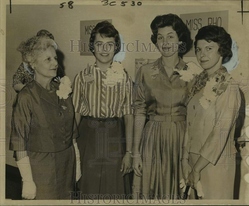 Load image into Gallery viewer, 1963 Press Photo Participants at Chi Omega Sorority's Spring Eleusinian, Tulane
