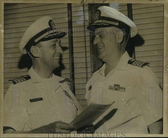 1966 Press Photo Captains Rocco Sinis and Gayle Schneidau Jr. at Naval Center