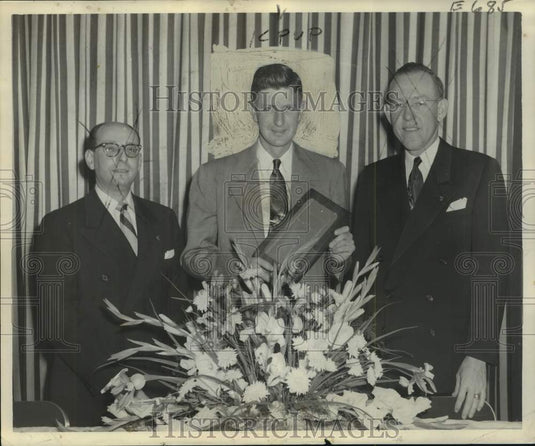 1952 Press Photo Meridian Junior Chamber of Commerce honors George Shannon