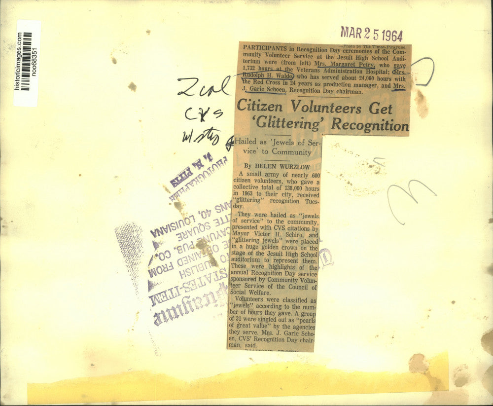 1964 Press Photo Volunteers honored at Community Volunteer Service ceremony