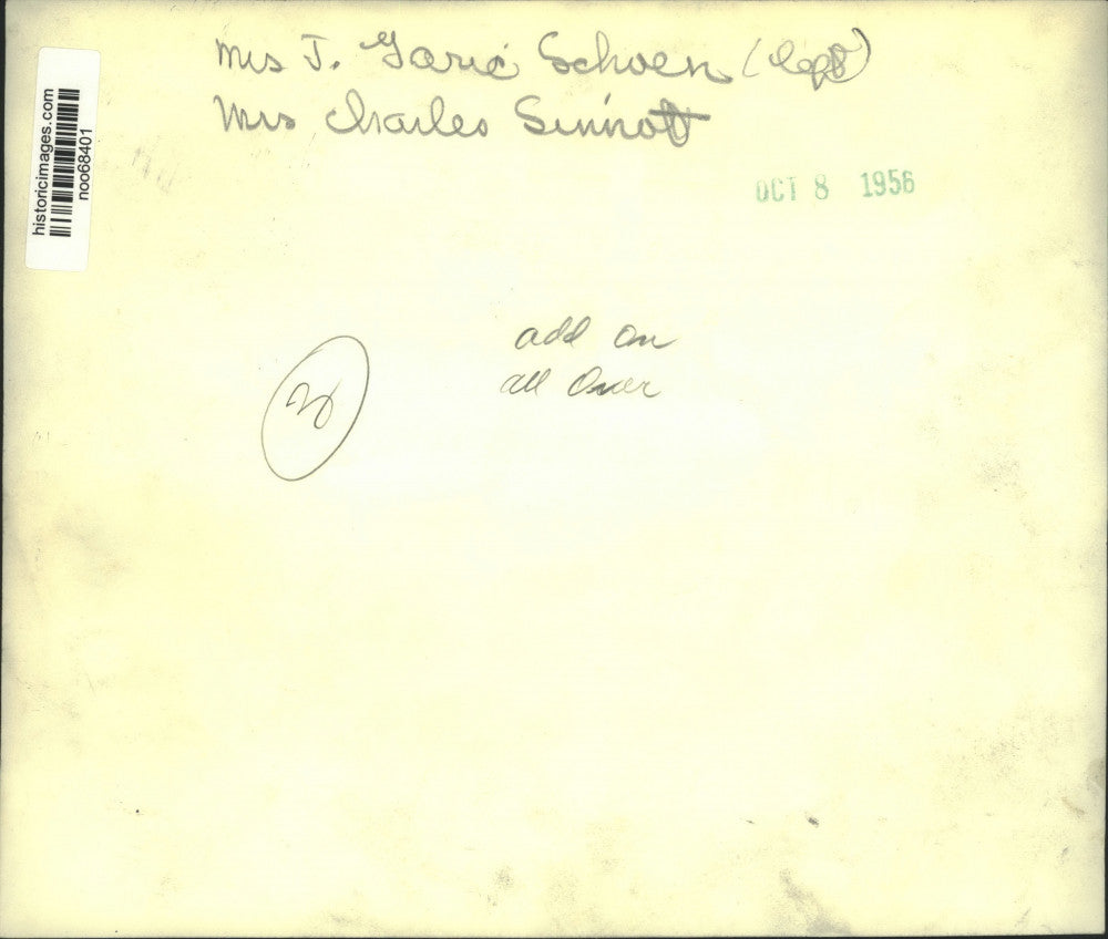 1956 Press Photo Mrs. J. Garic Schoen and Mrs. Charles Sinnott at Meeting