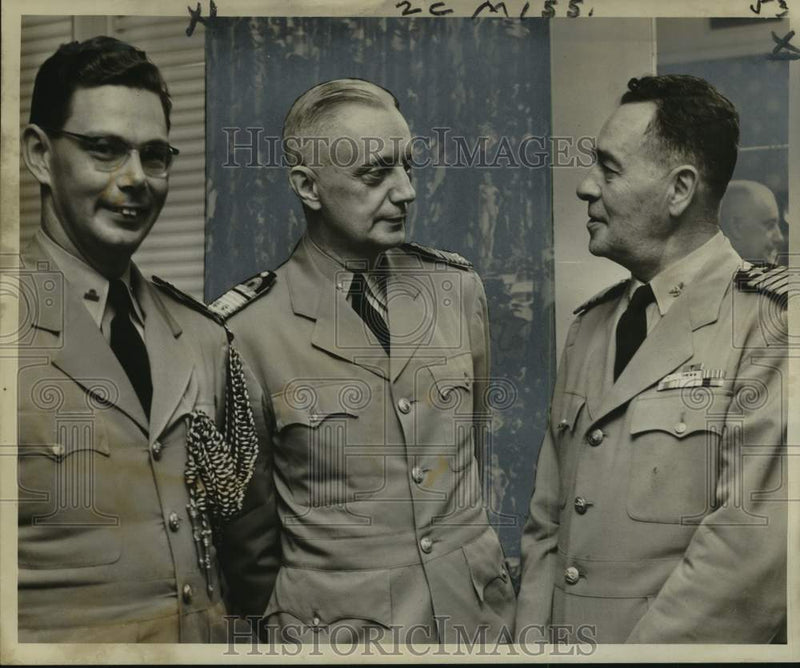 Load image into Gallery viewer, 1953 Press Photo Rear Adm. H. A. Van Foreest chats with Capt. Francis H. Gardner
