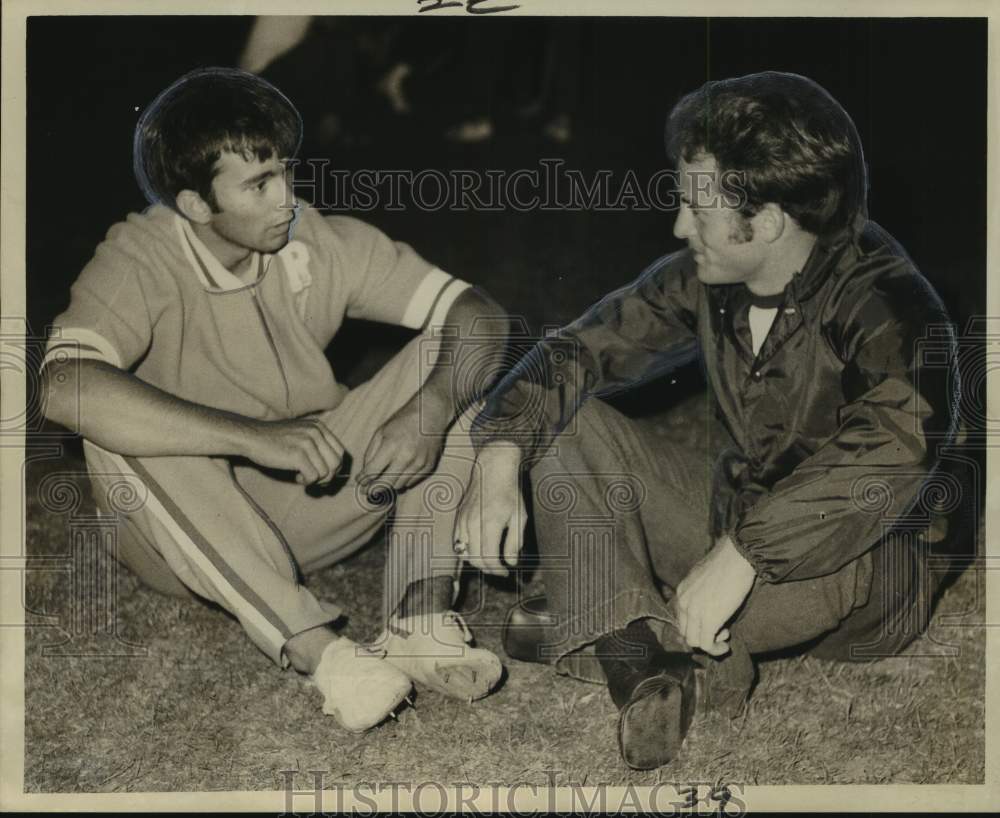 1971 Press Photo Rummel High School-John Miggiore and Bobby Johnson, Walker High- Historic Images