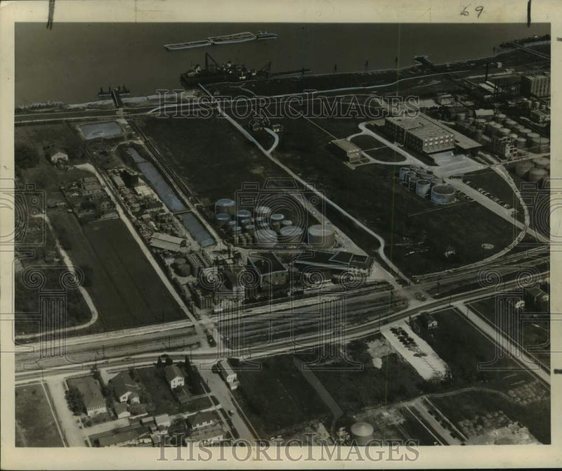 Load image into Gallery viewer, 1953 Press Photo Aerial view of Sherwood Refining Company Incorporated in Gretna
