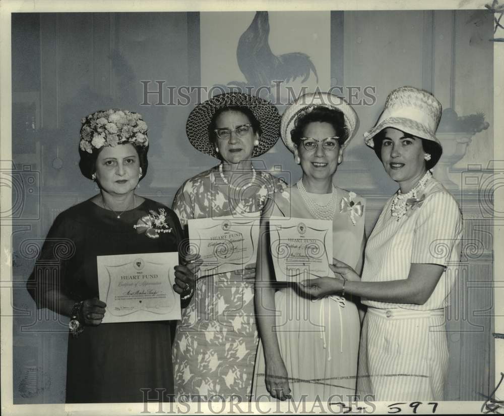 1963 Press Photo Mrs. Gourgues presents certificates from Louisiana Heart Assn.- Historic Images