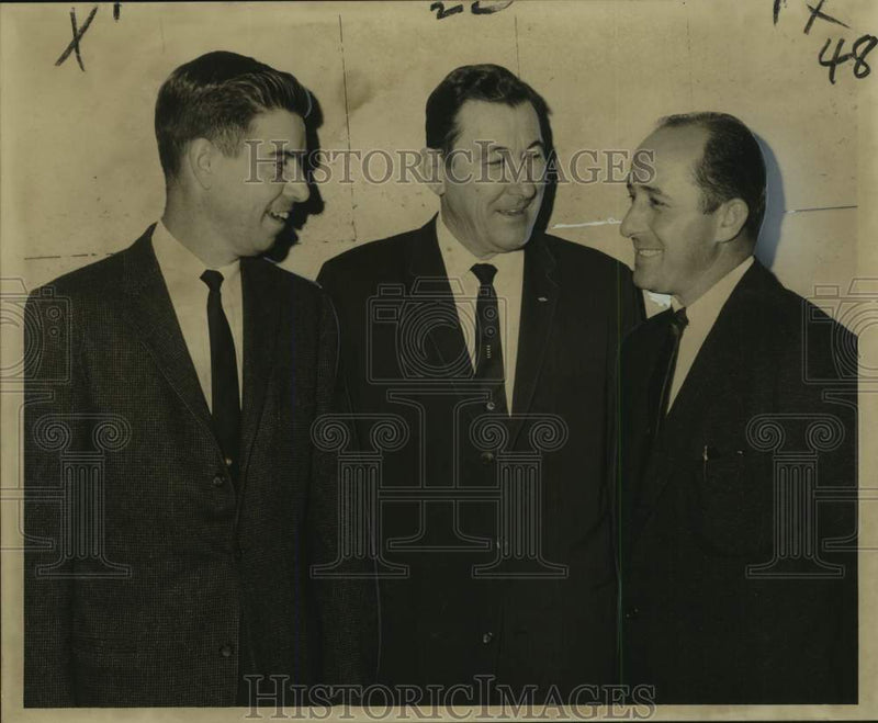 Load image into Gallery viewer, 1964 Press Photo Southwestern Hardwood Manufacturers Club elected at Roosevelt.
