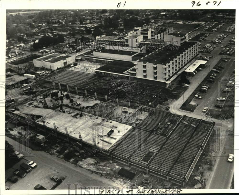 1980 Press Photo West Jefferson Hospital parking garage under construction- Historic Images