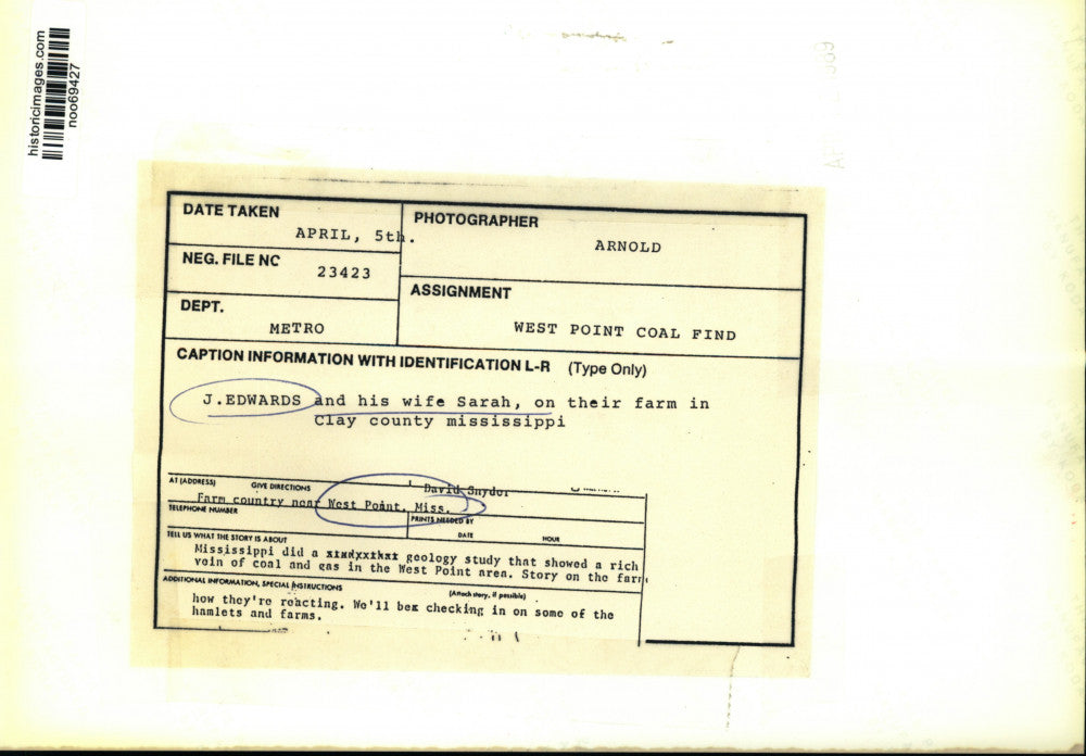 Press Photo J. Edwards and wife Sarah, on their farm in Clay County Mississippi