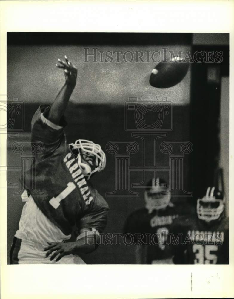 1989 Press Photo Belle Chasse linebacker Ramsey Washington at Belle Chasse Gym- Historic Images