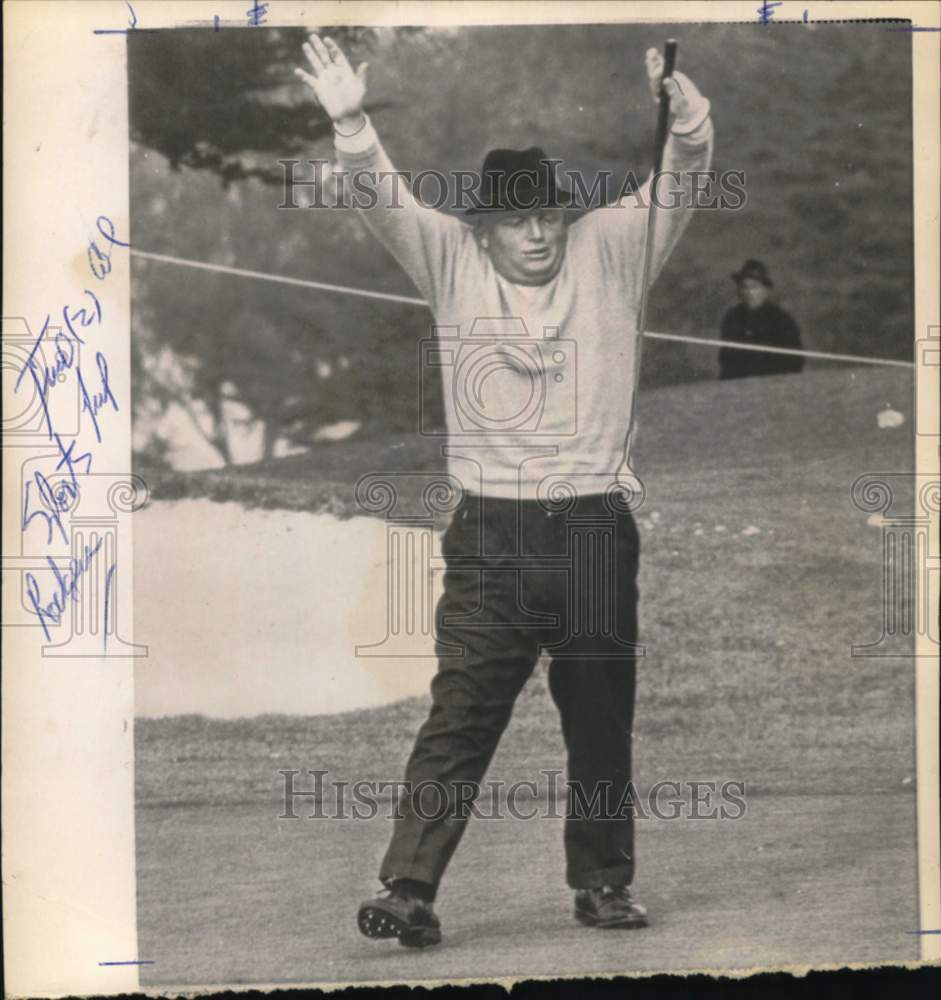 1965 Press Photo Phil Rodgers reacts at Azalea Open golf tournament. - noo71140- Historic Images