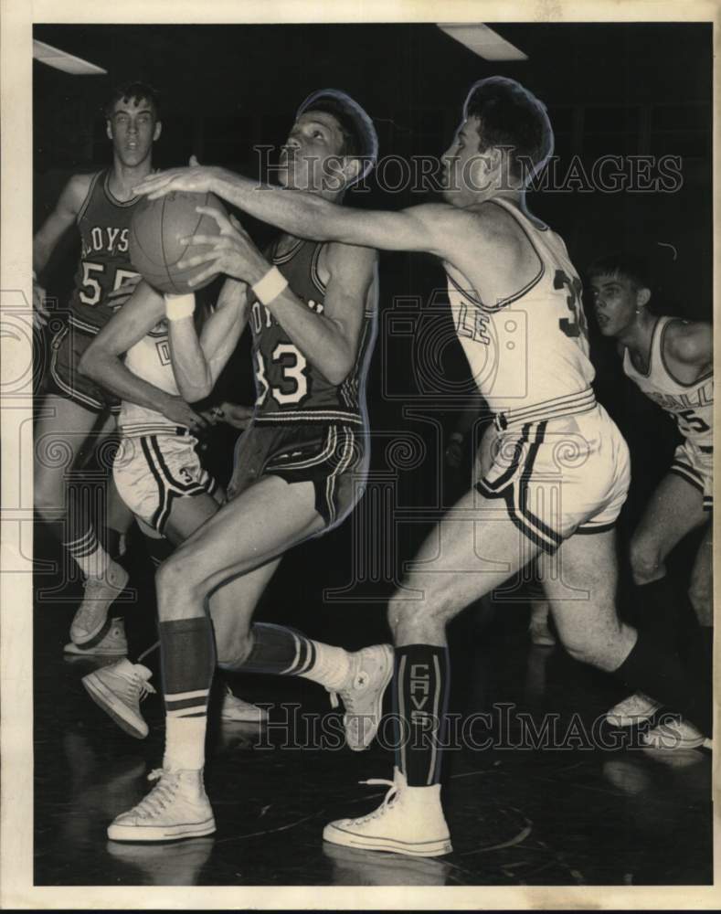 1968 Press Photo Bill Roniger of St. Aloysius against Cavaliers basketball game- Historic Images