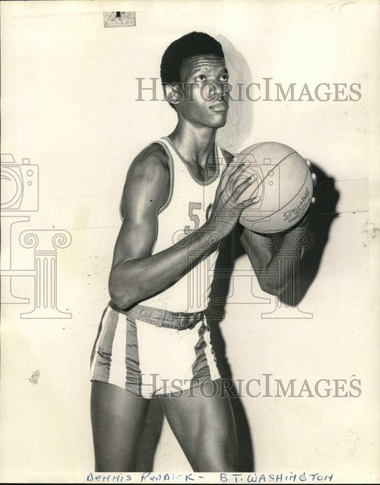 1973 Press Photo Booker T. Washington School basketball player Dennis Reddick- Historic Images