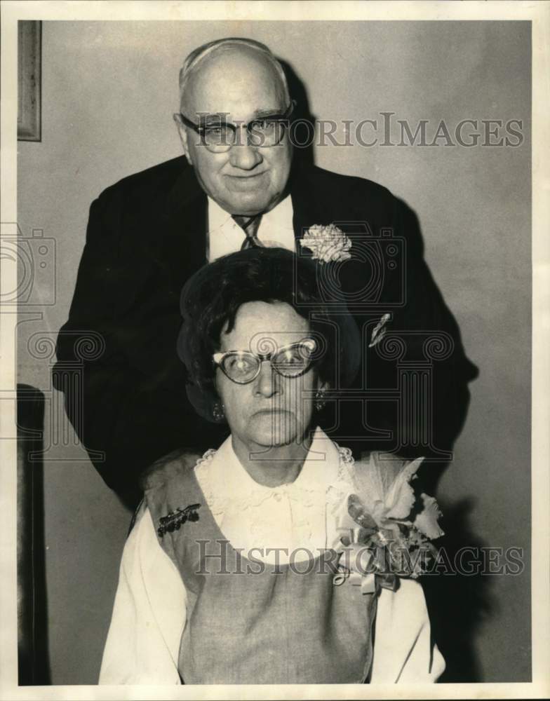 1970 Press Photo Mr. and Mrs. Howard Olivier celebrate 50th wedding anniversary.